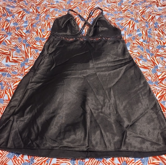 Victoria Secret Elegant Black Lace Trim Short Nightgown - Picture 10 of 13